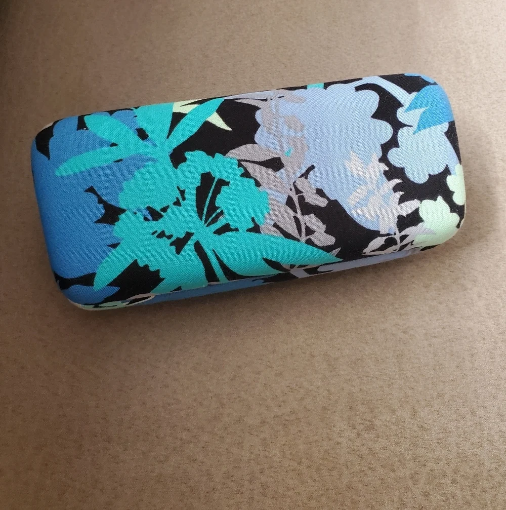 Vera Bradley Clamshell Readers Sunglass Eyeglass Case In Camofloral